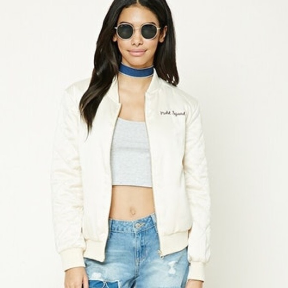 Forever 21,model squad Bomber Jacket Cream size M